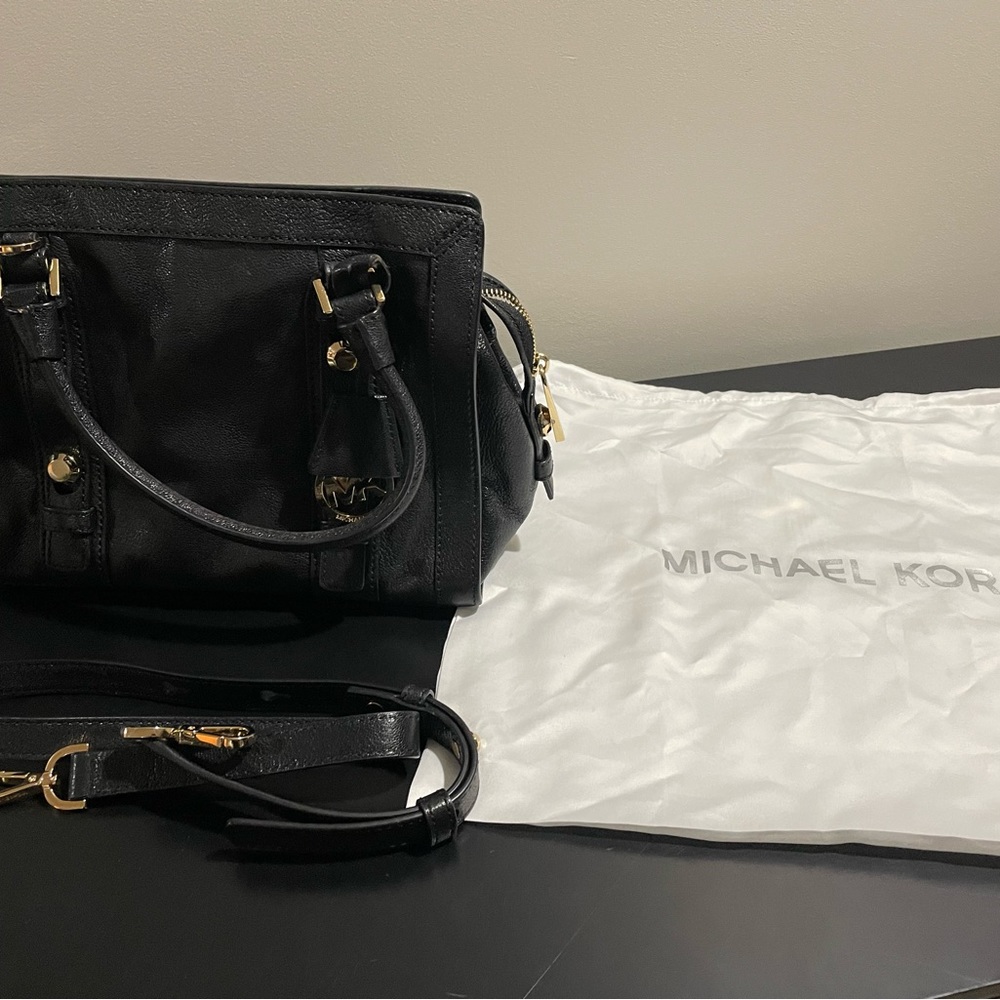 Beautiful Black leather Michael Kors purse